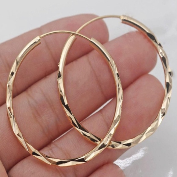 NEW 18K EARRINGS YELLOW GOLD 1.5” EARRINGS ROUND HOOP EARRINGS - Picture 2 of 3